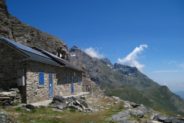 Venerdì 12 ore 21.00 in sede: Incontro volontari Rifugio Tazzetti 